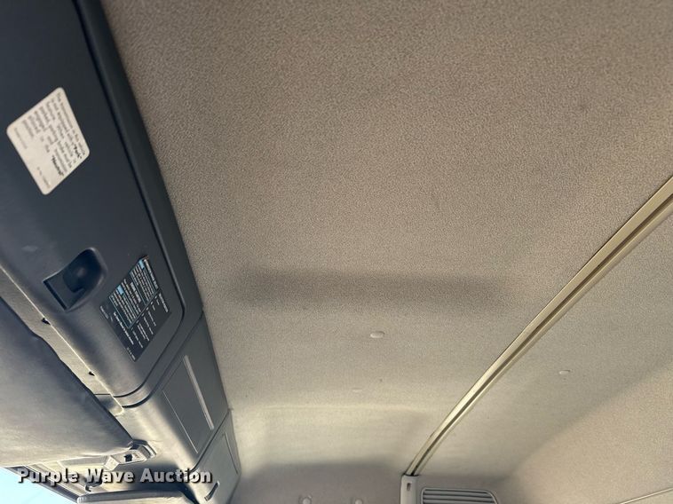 image for item EG2650 2001 Isuzu F7 flatbed truck