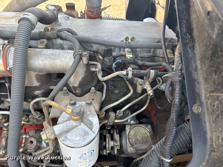 image for item EG2650 2001 Isuzu F7 flatbed truck