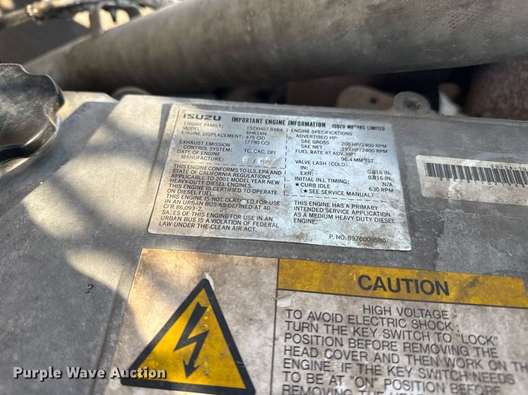 image for item EG2650 2001 Isuzu F7 flatbed truck