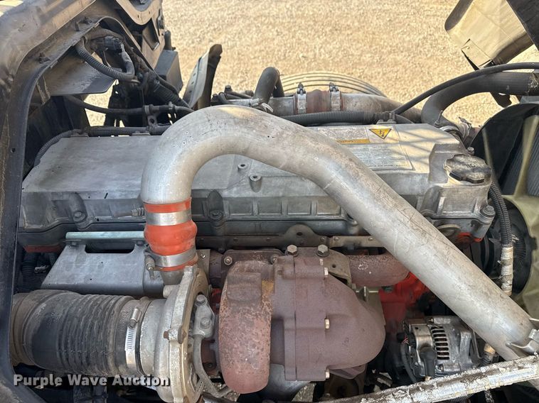 image for item EG2650 2001 Isuzu F7 flatbed truck