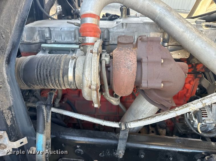 image for item EG2650 2001 Isuzu F7 flatbed truck