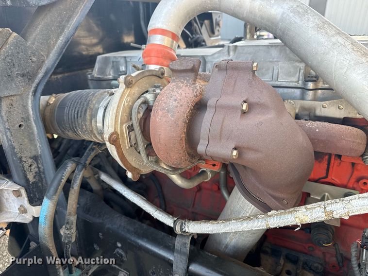 image for item EG2650 2001 Isuzu F7 flatbed truck