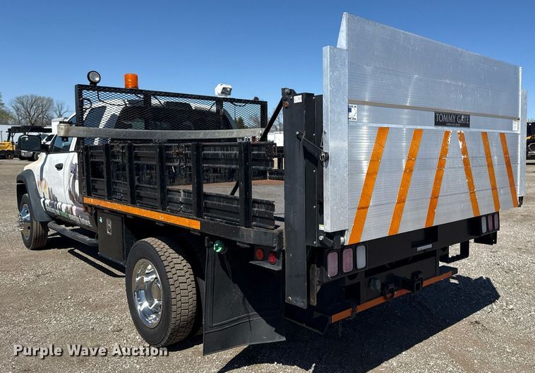 image for item EG2667 2009 Dodge Ram 5500 Quad Cab flatbed truck