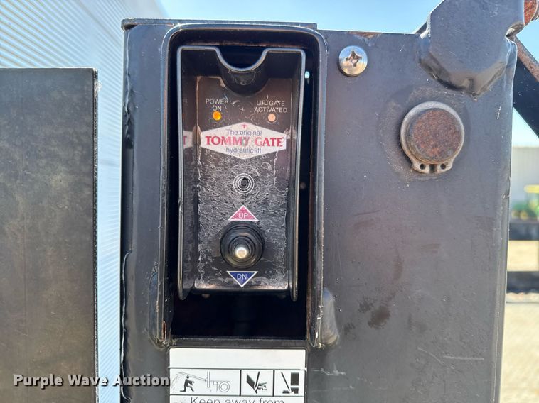 image for item EG2667 2009 Dodge Ram 5500 Quad Cab flatbed truck