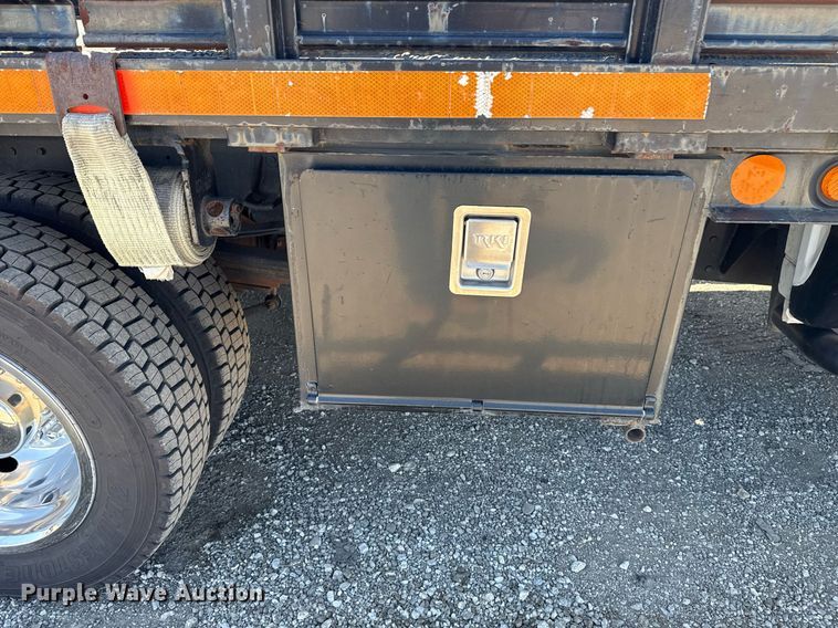 image for item EG2667 2009 Dodge Ram 5500 Quad Cab flatbed truck