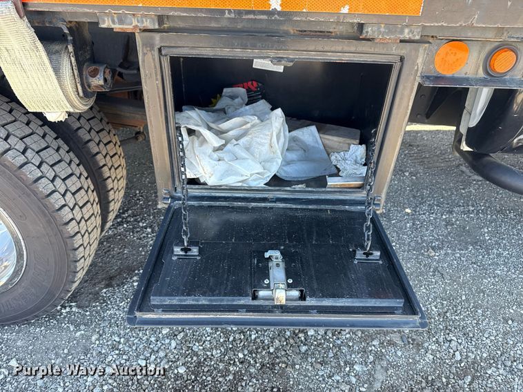 image for item EG2667 2009 Dodge Ram 5500 Quad Cab flatbed truck