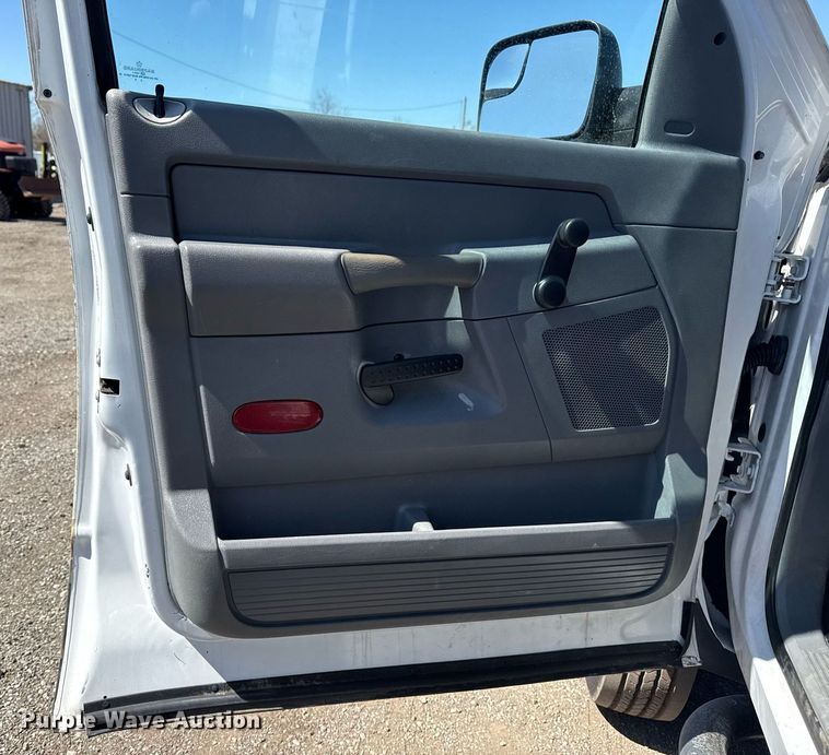 image for item EG2667 2009 Dodge Ram 5500 Quad Cab flatbed truck