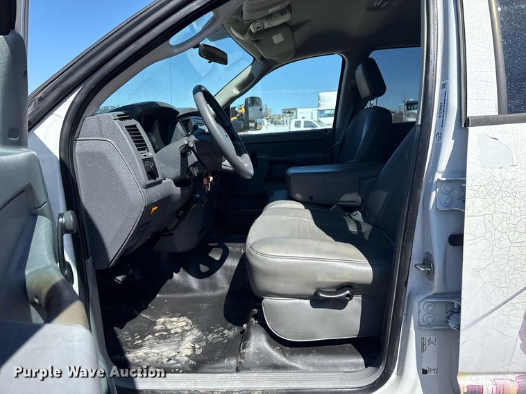 image for item EG2667 2009 Dodge Ram 5500 Quad Cab flatbed truck