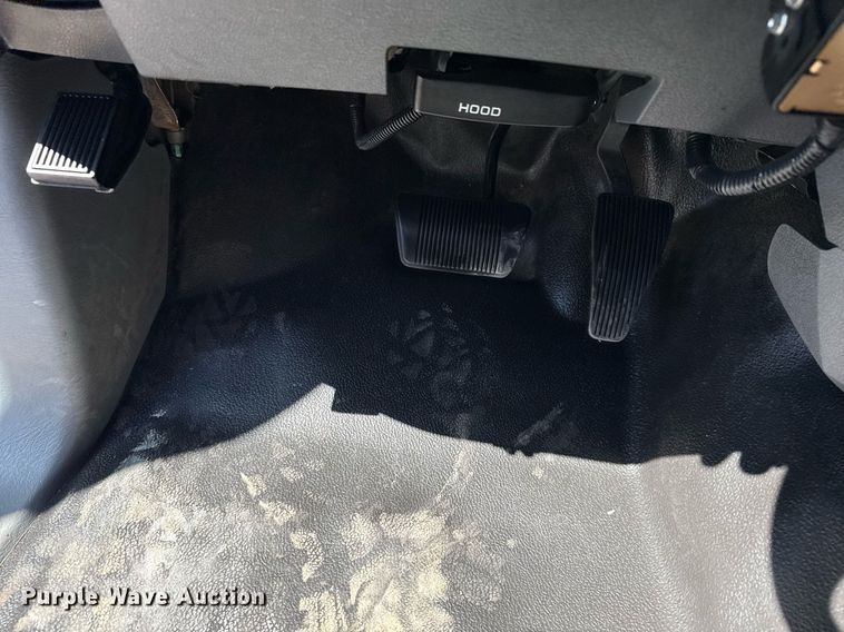 image for item EG2667 2009 Dodge Ram 5500 Quad Cab flatbed truck