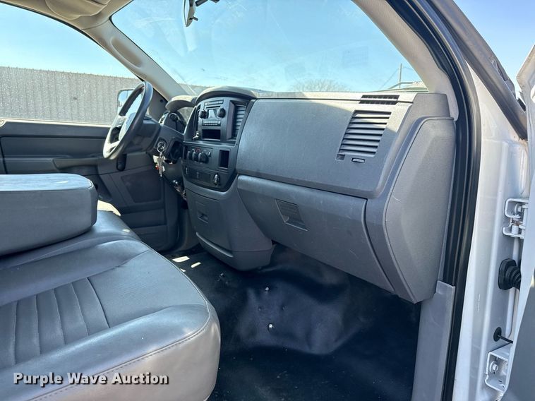 image for item EG2667 2009 Dodge Ram 5500 Quad Cab flatbed truck