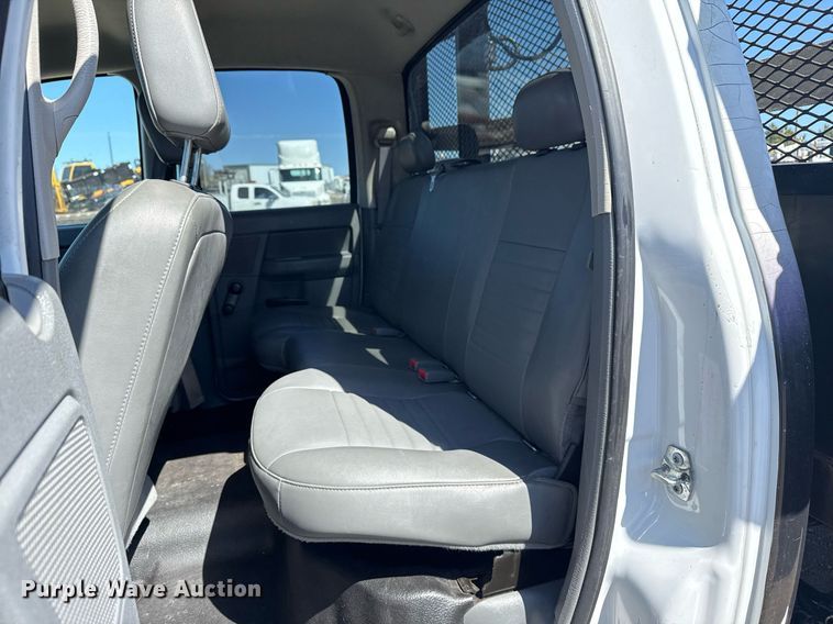 image for item EG2667 2009 Dodge Ram 5500 Quad Cab flatbed truck