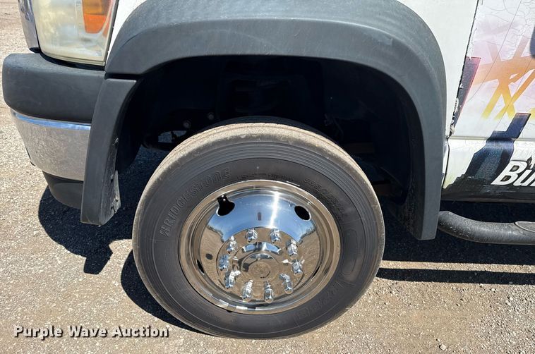 image for item EG2667 2009 Dodge Ram 5500 Quad Cab flatbed truck