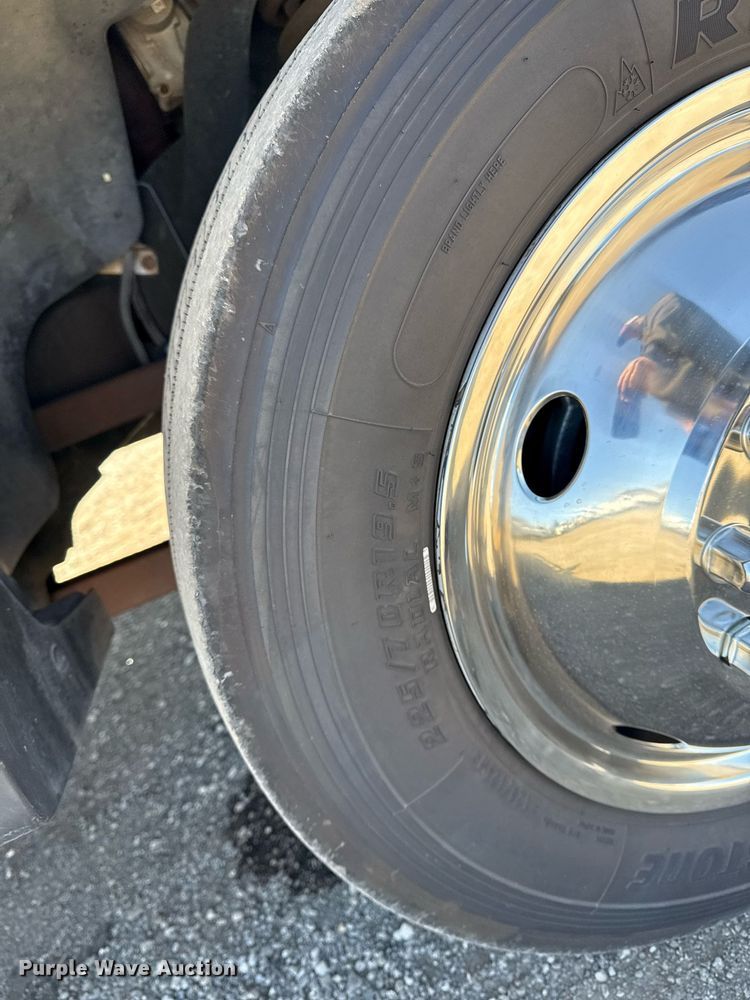 image for item EG2667 2009 Dodge Ram 5500 Quad Cab flatbed truck