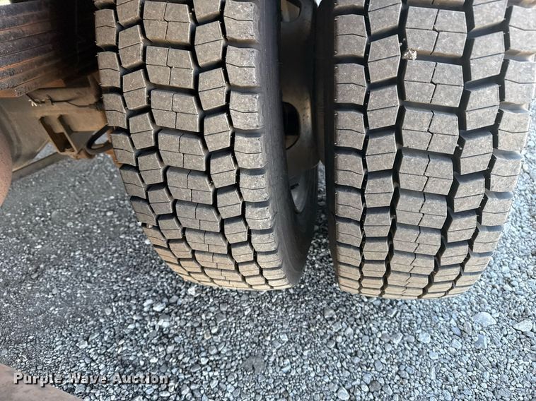 image for item EG2667 2009 Dodge Ram 5500 Quad Cab flatbed truck