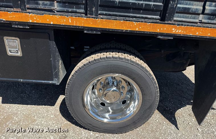 image for item EG2667 2009 Dodge Ram 5500 Quad Cab flatbed truck