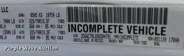 image for item EG2667 2009 Dodge Ram 5500 Quad Cab flatbed truck