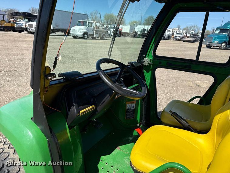 image for item EG5669 2002 John Deere Gator utility vehicle
