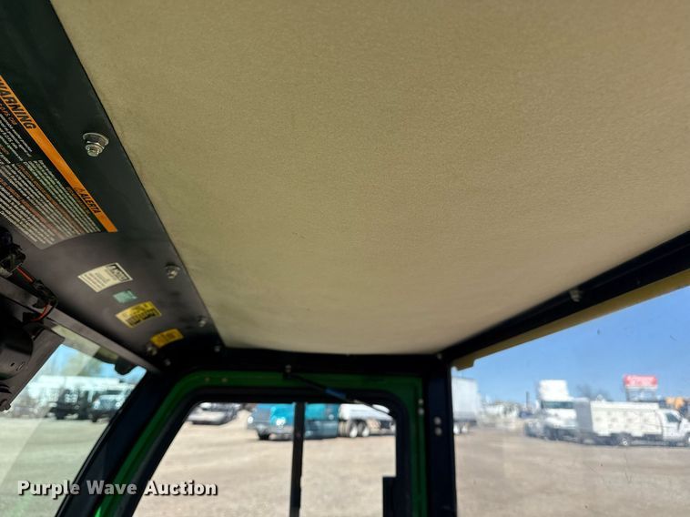 image for item EG5669 2002 John Deere Gator utility vehicle