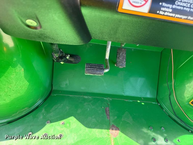 image for item EG5669 2002 John Deere Gator utility vehicle