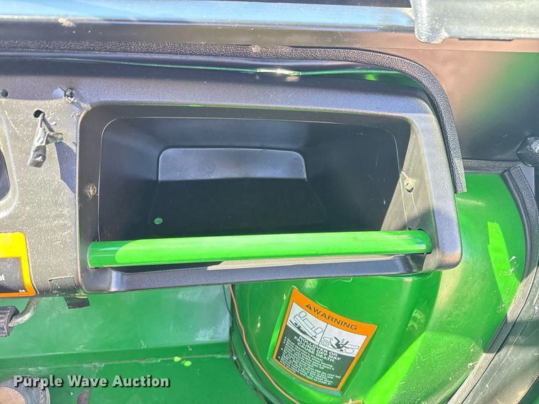 image for item EG5669 2002 John Deere Gator utility vehicle
