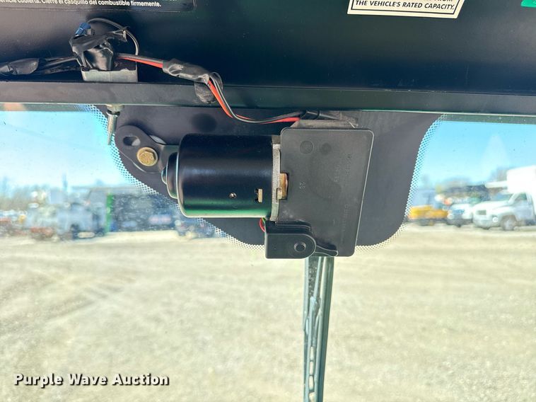 image for item EG5669 2002 John Deere Gator utility vehicle