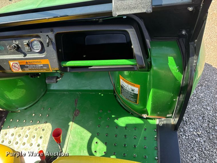 image for item EG5669 2002 John Deere Gator utility vehicle