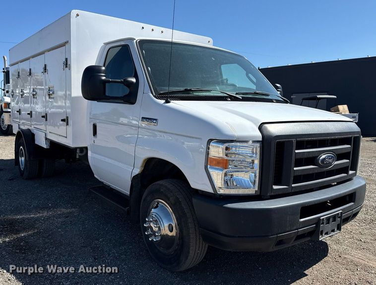 image for item EG5671 2018 Ford E450 Super Duty refrigerated truck
