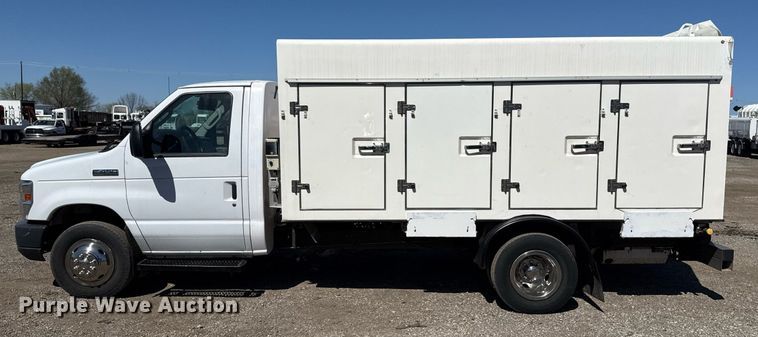 image for item EG5671 2018 Ford E450 Super Duty refrigerated truck