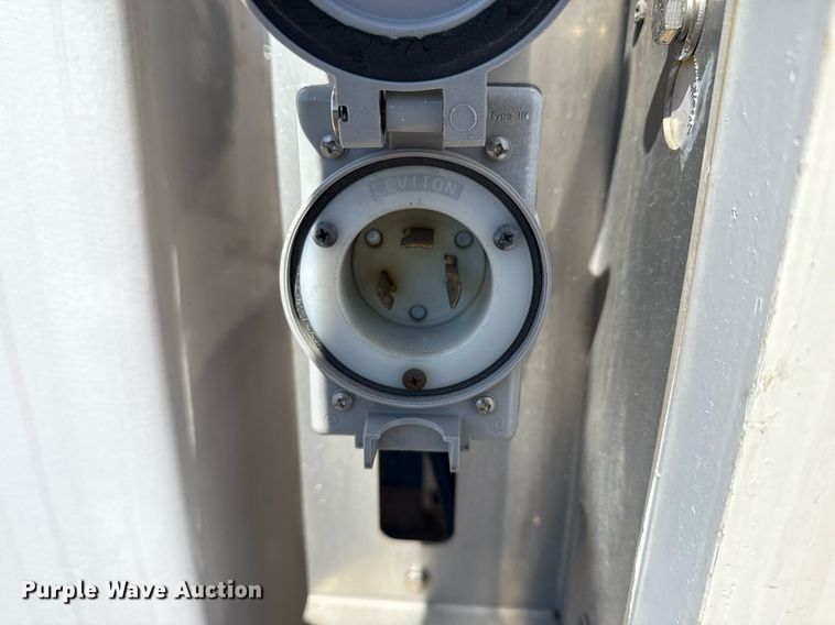 image for item EG5671 2018 Ford E450 Super Duty refrigerated truck