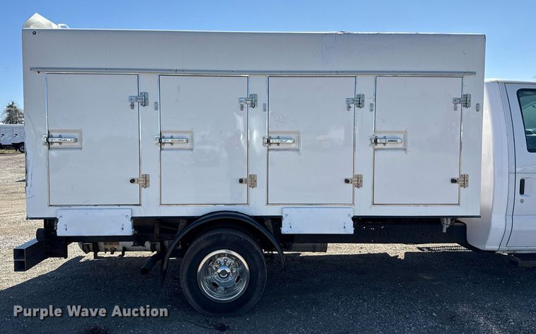 image for item EG5671 2018 Ford E450 Super Duty refrigerated truck