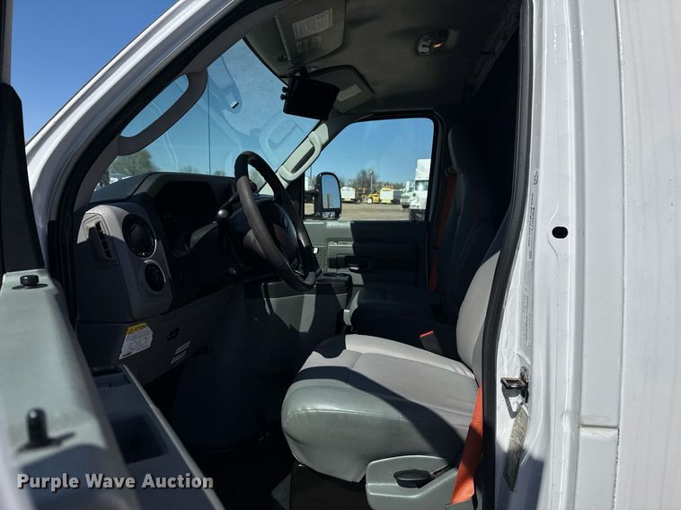 image for item EG5671 2018 Ford E450 Super Duty refrigerated truck