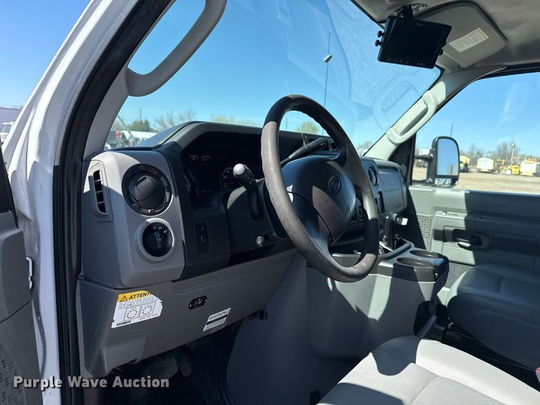 image for item EG5671 2018 Ford E450 Super Duty refrigerated truck