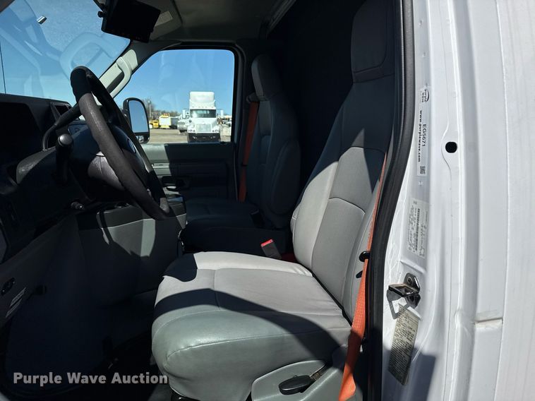 image for item EG5671 2018 Ford E450 Super Duty refrigerated truck