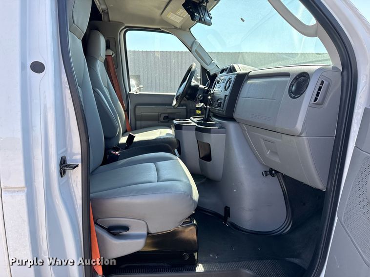 image for item EG5671 2018 Ford E450 Super Duty refrigerated truck