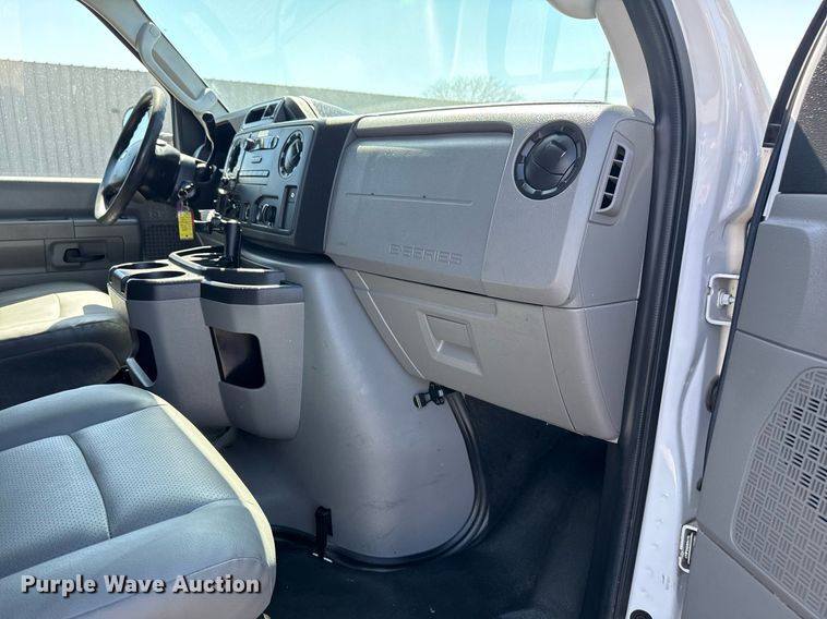 image for item EG5671 2018 Ford E450 Super Duty refrigerated truck