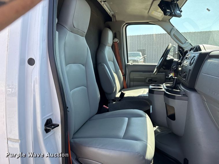 image for item EG5671 2018 Ford E450 Super Duty refrigerated truck