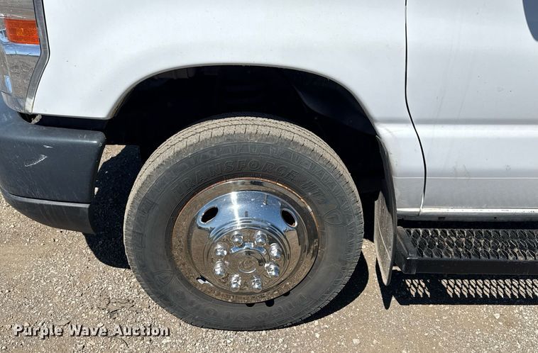 image for item EG5671 2018 Ford E450 Super Duty refrigerated truck