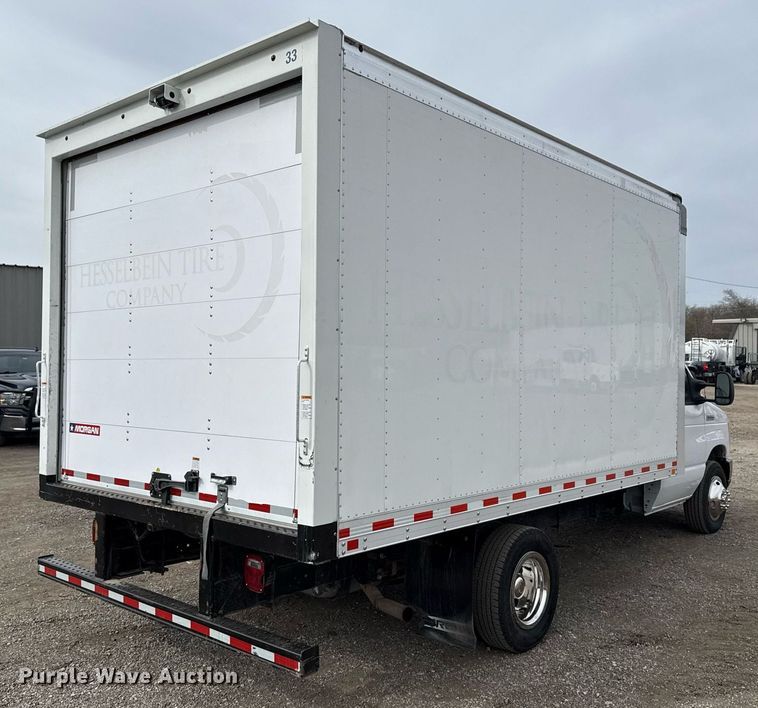 image for item EG5681 2022 Ford E350 Super Duty box truck