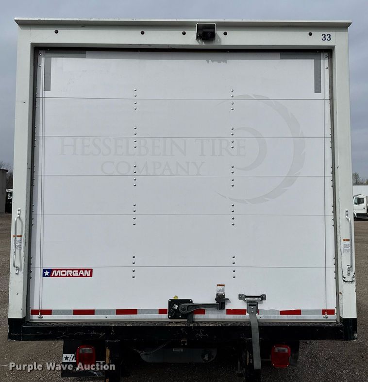 image for item EG5681 2022 Ford E350 Super Duty box truck