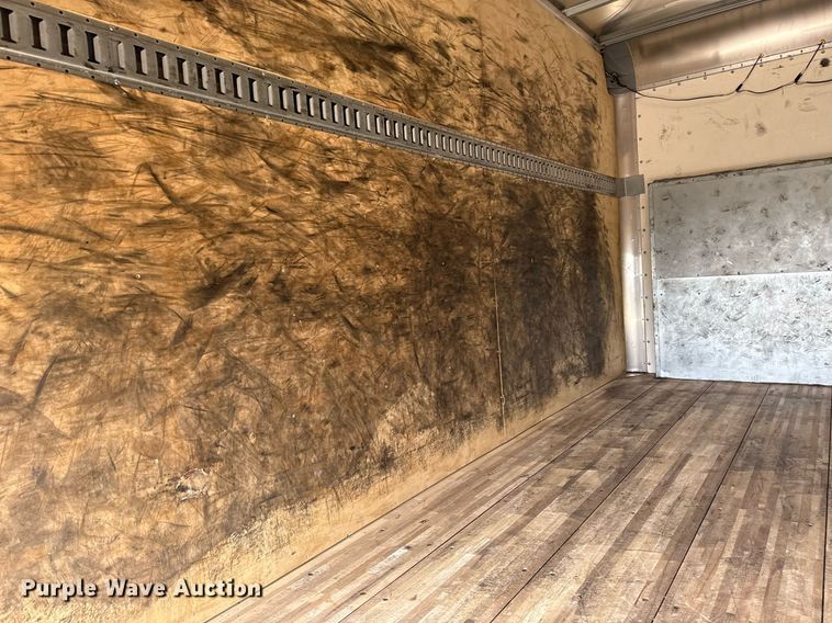 image for item EG5681 2022 Ford E350 Super Duty box truck