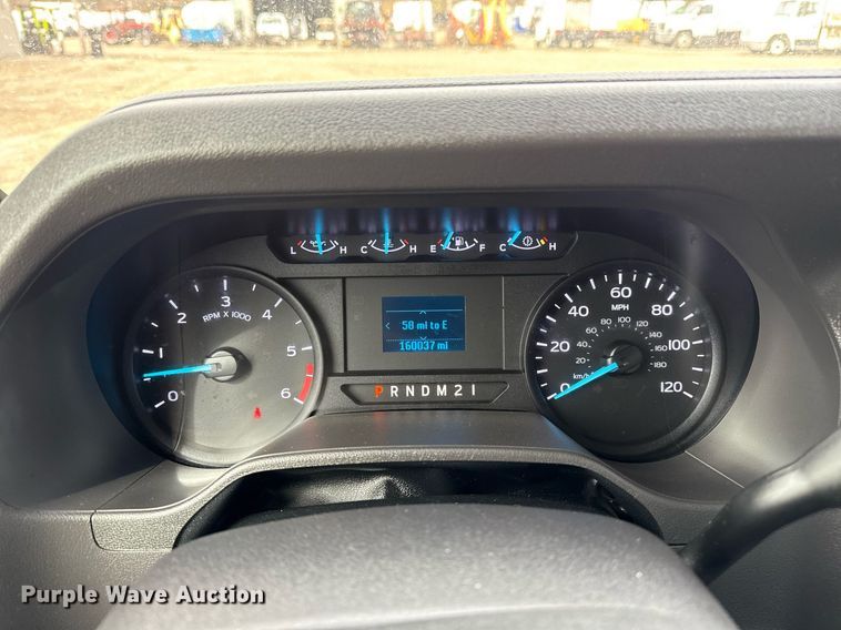 image for item EG5681 2022 Ford E350 Super Duty box truck