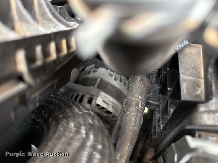 image for item EG5681 2022 Ford E350 Super Duty box truck