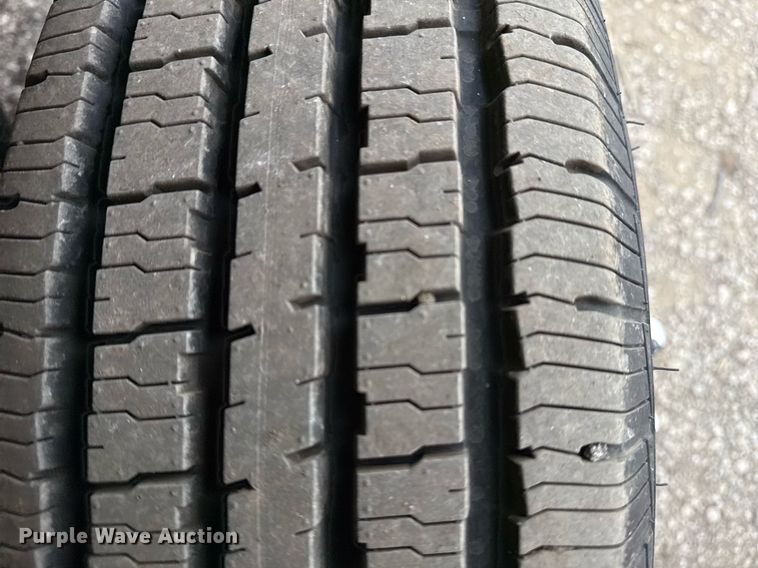 image for item EG5681 2022 Ford E350 Super Duty box truck