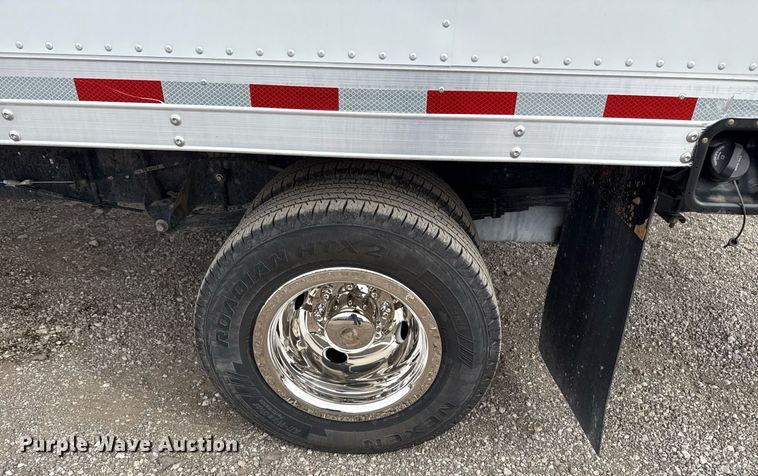 image for item EG5681 2022 Ford E350 Super Duty box truck