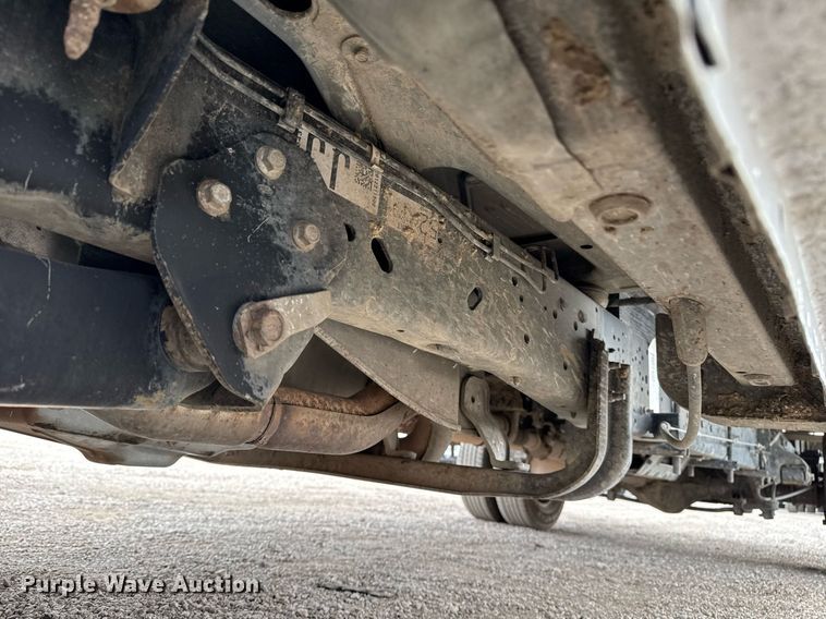 image for item EG5681 2022 Ford E350 Super Duty box truck