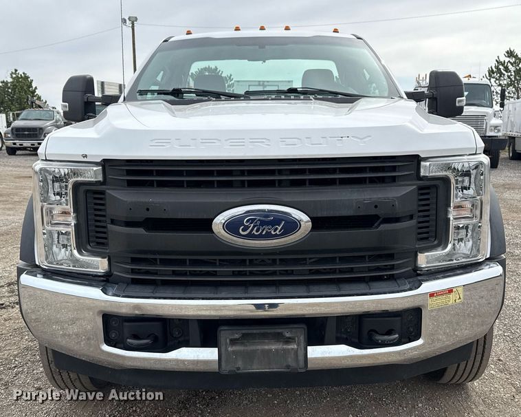 image for item EG5682 2018 Ford F550 Super Duty truck cab and chassis