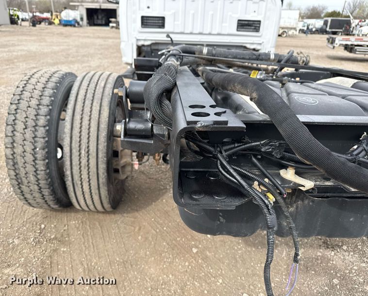 image for item EG5682 2018 Ford F550 Super Duty truck cab and chassis