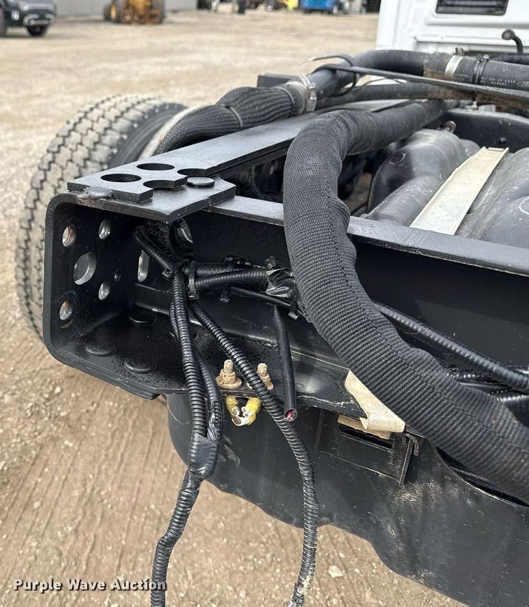 image for item EG5682 2018 Ford F550 Super Duty truck cab and chassis