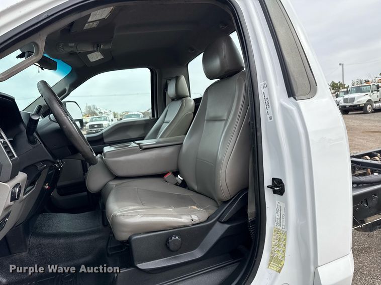 image for item EG5682 2018 Ford F550 Super Duty truck cab and chassis