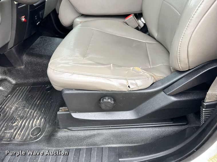 image for item EG5682 2018 Ford F550 Super Duty truck cab and chassis